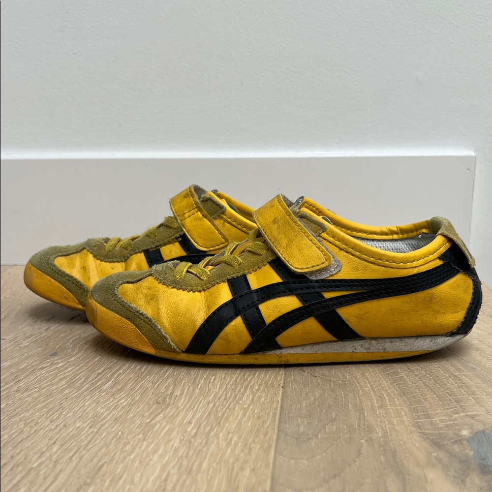 Onitsuka Tiger by Asics Yellow and Black Kids Sneakers with Velcro Strap